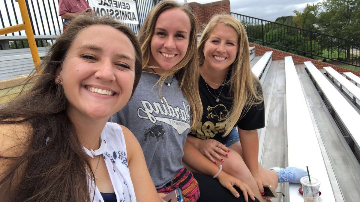 Peep the fanny pack 👀 but I love football and my gals