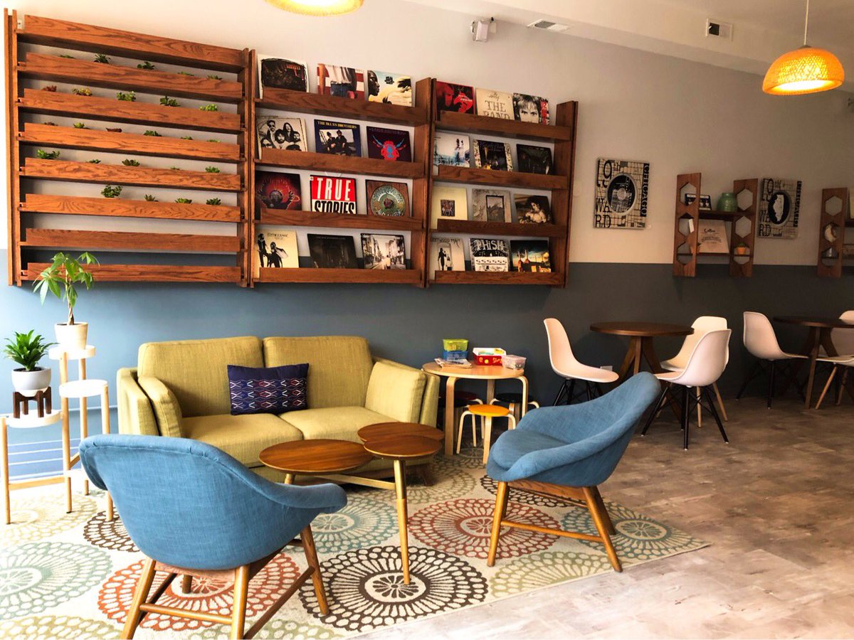 TheChiEye's tweet image. Live on our website are 3 spots in Beverly you can’t miss. Locally owned places to eat, drink and chill.  #TheChiEye bit.ly/2wSg7qL