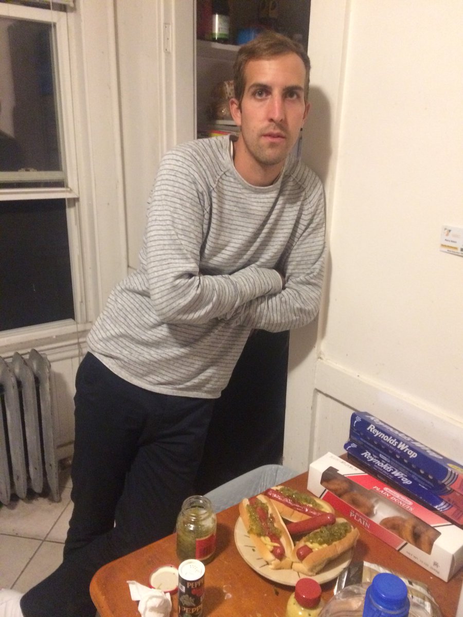 agibsonofficial's tweet photo. we are back baby!!! Season 3 of Perry Eatin starts now and will continue through the fall, quite possibly the winter tbh, not sure yet tho,stay tuned baby, here’s Perry starting off season 3 in trademark style with three loaded hot dogs baby!!Season 3 is here folks!! #perryeaton https://t.co/fDfL0qnOHb