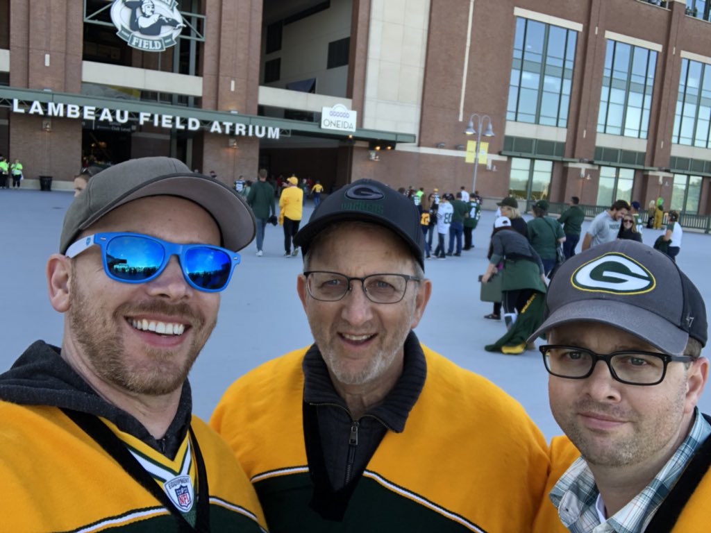 fatica's tweet photo. #getloudlambeau https://t.co/MEzxmbM566
