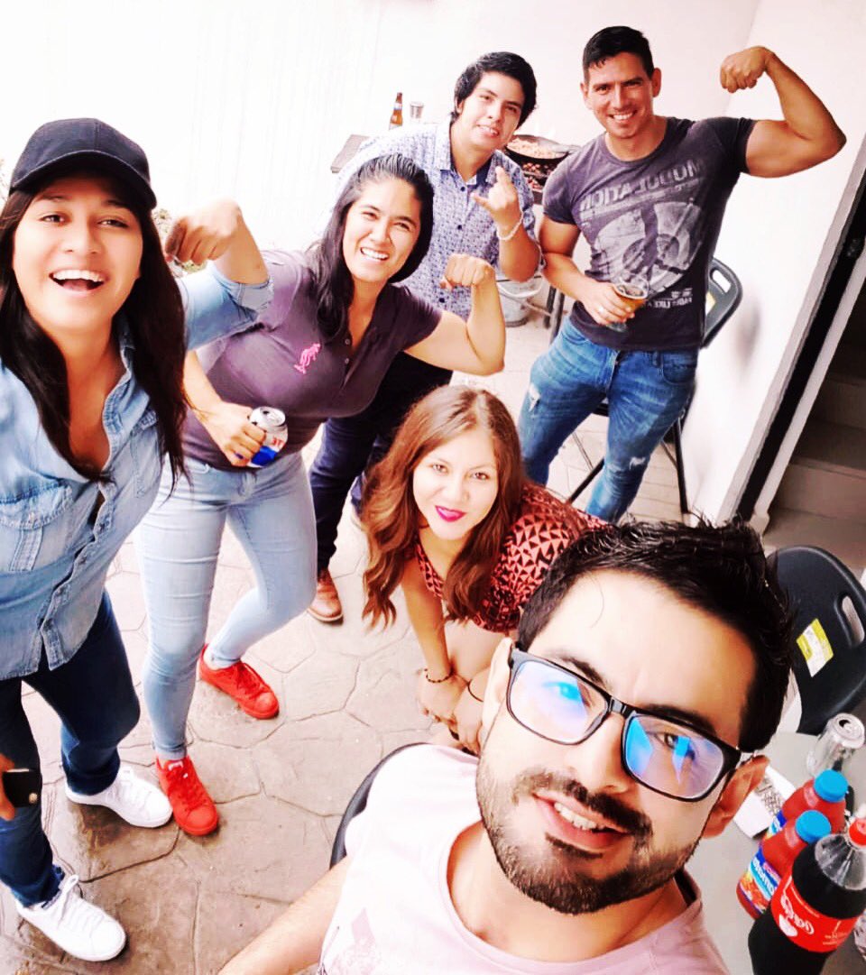 KarimeGOnassis's tweet photo. Entre #compas #sunday #regios y el de #durango 🤠 https://t.co/e0J3uPz3m7