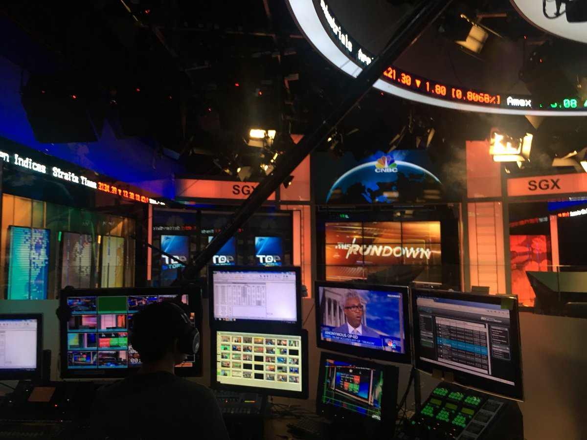 CurtisSChin's tweet photo. #BreakingNews on #CNBC #TheRundown: Here with @dan_murphy on @CNBC as @MilkenInstitute announces “Best Performing #Cities-#China 2018.”
🥁 Drumroll please...
And the No 1 🥇 rank for Top-Tier cities goes to…
#深圳
aka
#Shenzhen
More to come at #MIGlobal. #BPCC18 🇨🇳🌇 https://t.co/7pvrh1NywF
