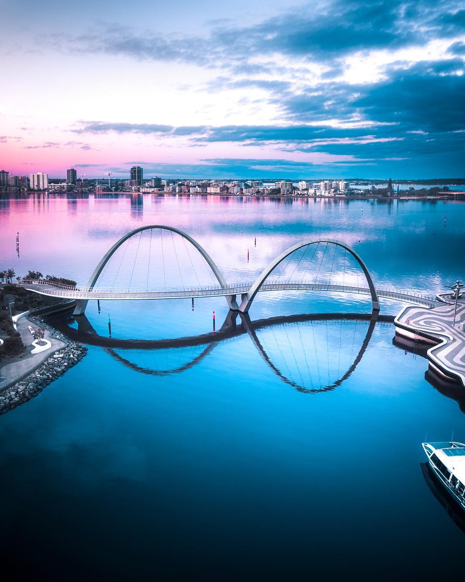 CityofPerth's tweet photo. Stunning shot of the #elizabethquay bridge captured by IG/phlyimages 😍 @WestAustralia @Australia https://t.co/8AVpdMY7ua