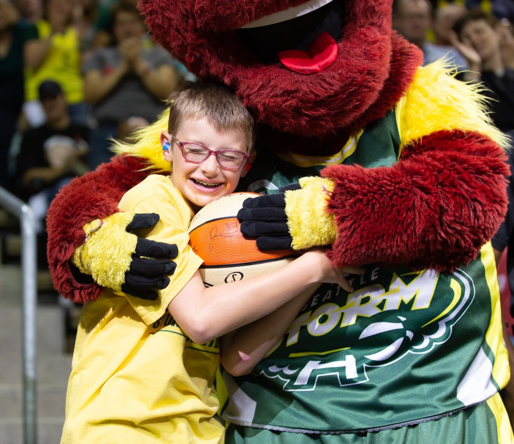 That face you make when <a href="/Dopps00/">Doppler</a> hands you a ball autographed by the entire <a href="/seattlestorm/">Seattle Storm</a> team.