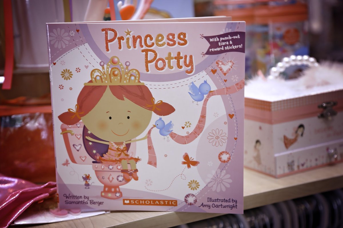GiggleMoon1's tweet photo. When even Princesses go Potty ! #princesspotty #pottytraining #potty #bathroomtraining https://t.co/dS77DPXN7Q