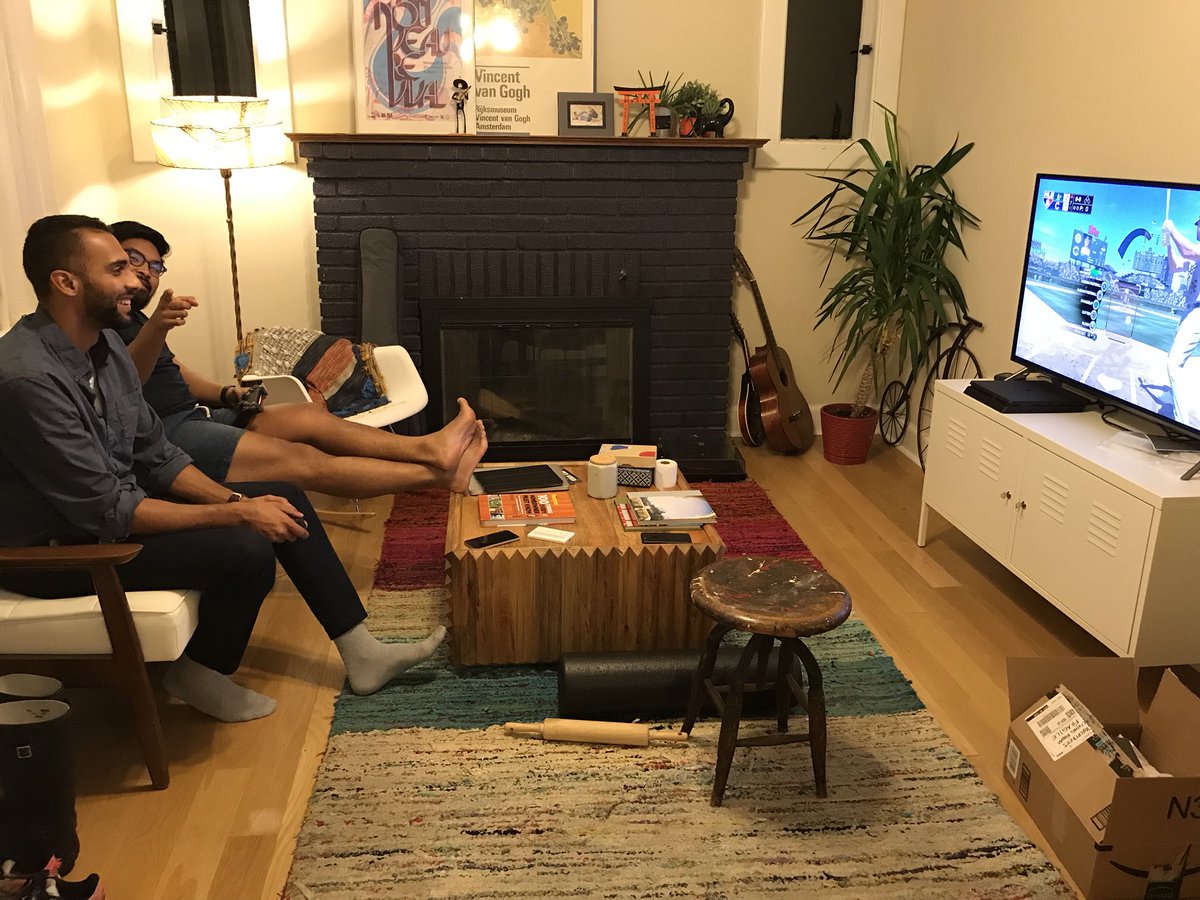 msmarythomas's tweet image. Innagural his &amp;amp; hers Sunday is a booming success #ProjectLITchat #fruitchat 😂🤓📚🍇🍓🍑