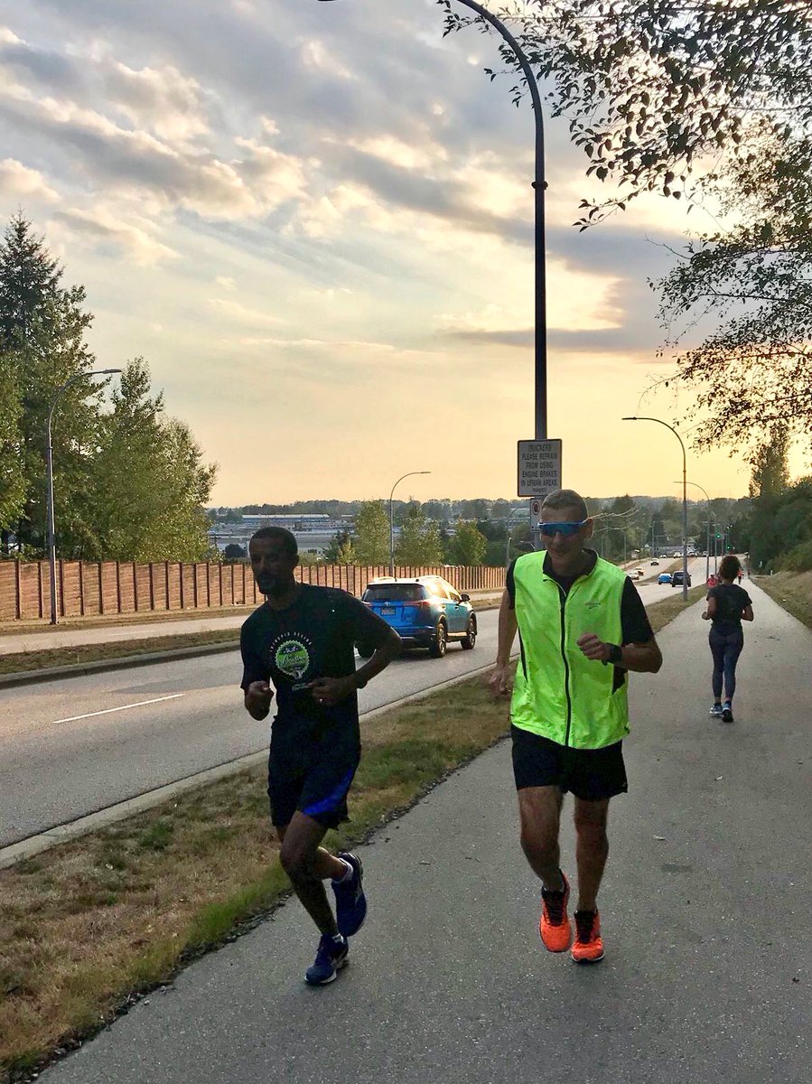 PrincipalGLi's tweet photo. Student Liaison Officer, @CstZhalovaga, leads the charge up Buckingham Hill; inspiring student engagement and healthy living. #Easy29 Next up, YYJ42 @HazimTwt @RunningRoom https://t.co/TZRDt7RReU