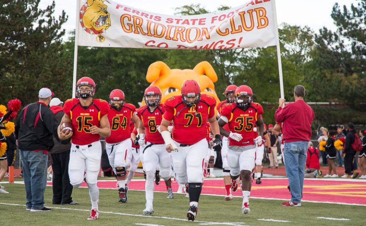 konnor_near's tweet photo. Excited to announce that I have committed to further my education and play football at Ferris State University! #DAWGS https://t.co/7vAy4tLFGk