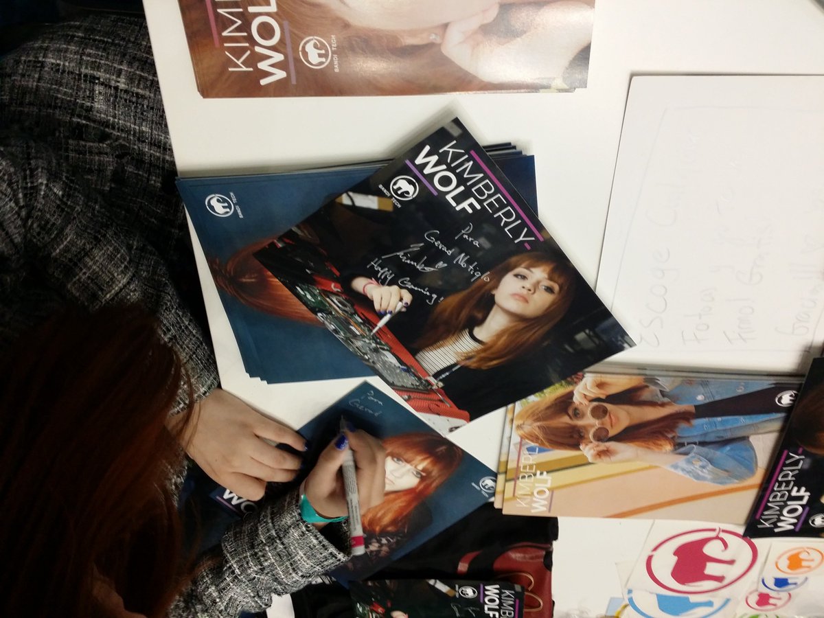 TheOneNOnlyNK's tweet photo. I got an autograph from Kimberly Wolf #Notiqlo #NotiqloCosplay #GamerGirl #FirstAttack #FA2018 #BandiTech #KimberlyWolf https://t.co/Oajberq2lQ