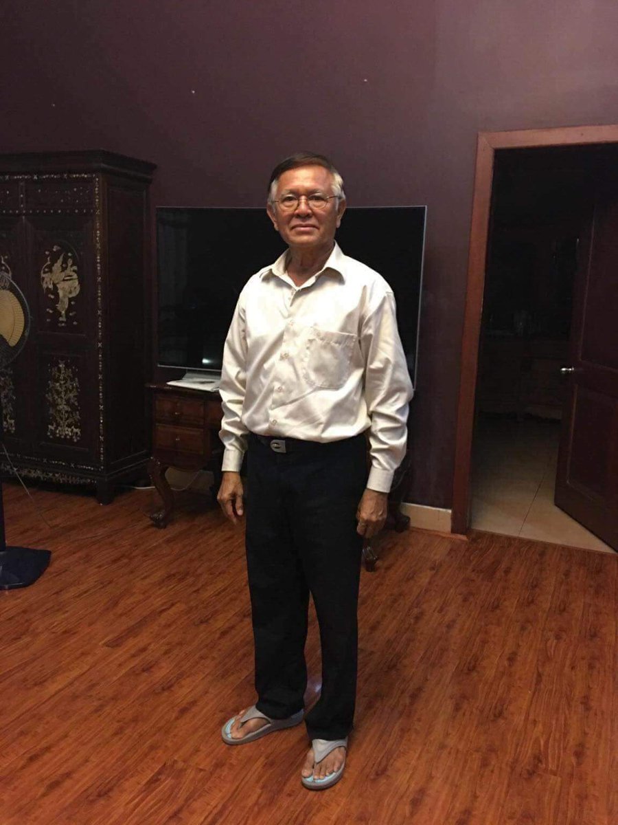 chandararfa's tweet photo. Watchdog Kim Sok said Kem Sokha would be released on bail and taken home quietly with political rights restcitions. It's true now. So nothing to say about law, charges against  opposition, activists &amp; journalists are all politically motivated to assure the victory of the CPP. https://t.co/gPN9QDwjZl