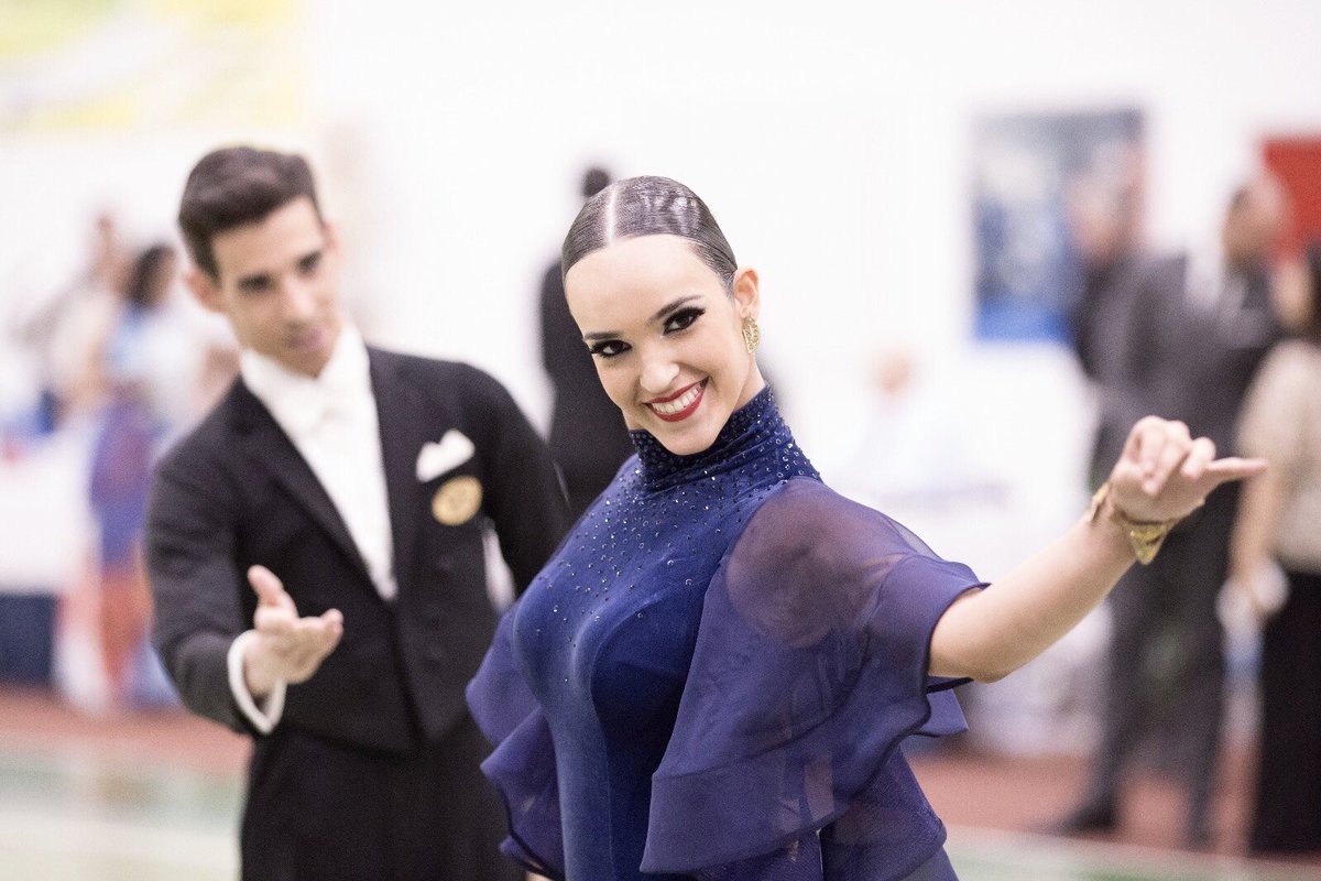 fpdd_oficial's tweet photo. 👏🏽👏🏽👏🏽
_____________________________
📸 @joaovalves_dancephoto
#FPDD #DançaDesportiva #standard #classicas  #dancestandard #dança #competição #dance #dancesport #greatfeeling #portugal #competicion #dancesportcompetition #dancecompetition #dancesportstandard https://t.co/PAlDKD1MF8