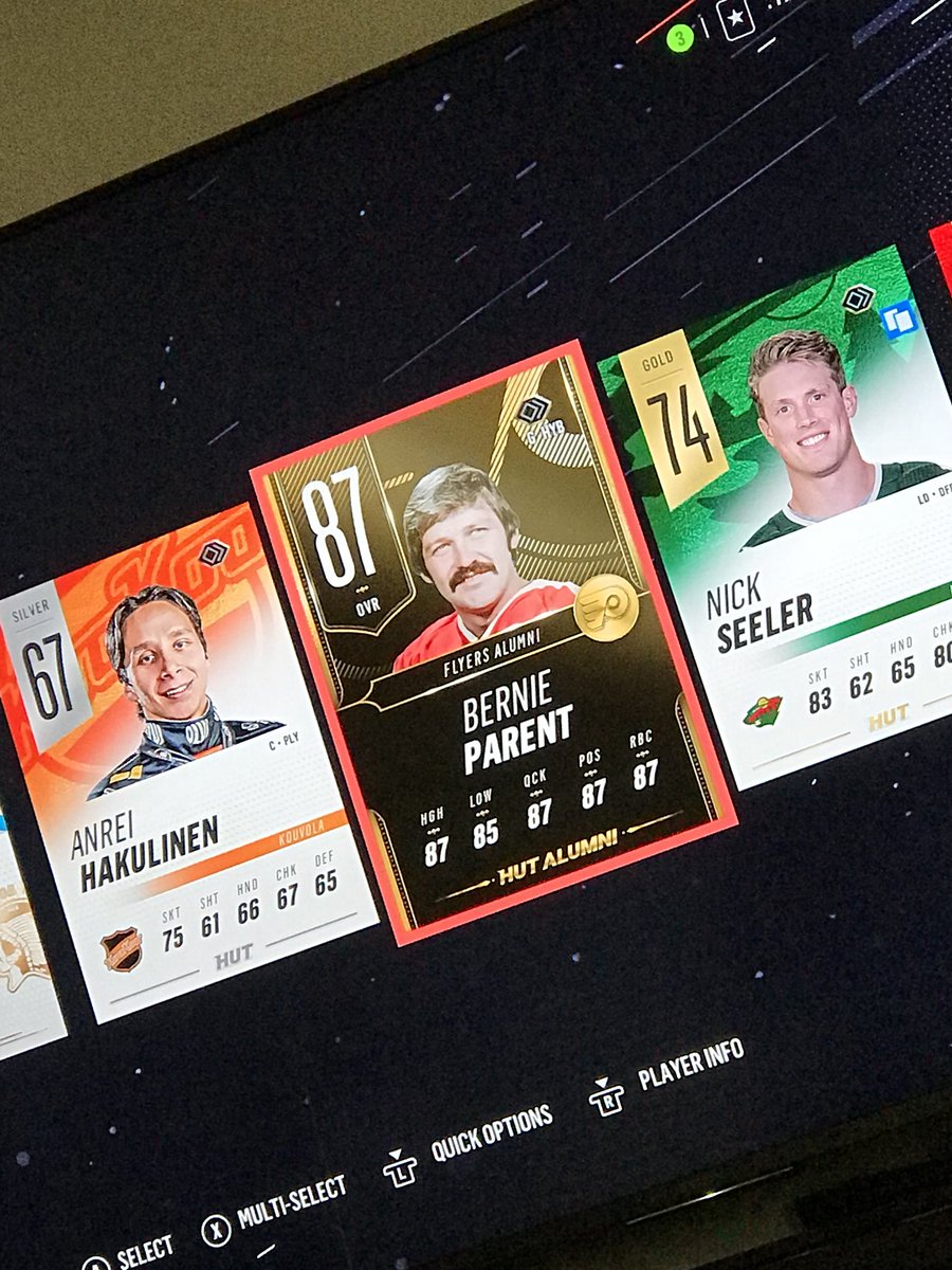 SacPreps's tweet image. Oh shit... Bernie Parent??!? Yeah! #nhl19 hut