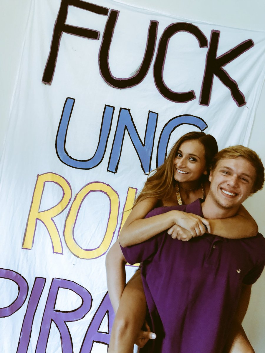 Znobzz's tweet photo. Gameday w bae😛 https://t.co/69eKrQdC3D