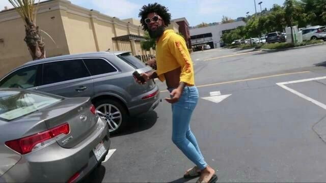 Moddagod's tweet photo. WHY AINT SHOW US THE FASHIONOVA IN THE OFF WHITE VIDEO?? 😂😂😂😂😂😂 https://t.co/bypEryM77K