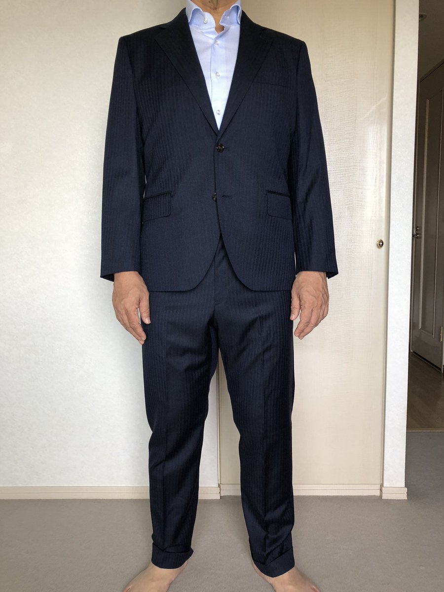 本田雅一 Twitter પર Zozosuit で作ったビジネススーツ が到着 肩やチェスト ウエストはちょうどいい ただし マイナスで1センチの補正入れてます ただ 着丈は3 4センチ 袖丈は2センチほど短い シャツも袖丈 首回りが2センチくらい小さめ シルエットは上