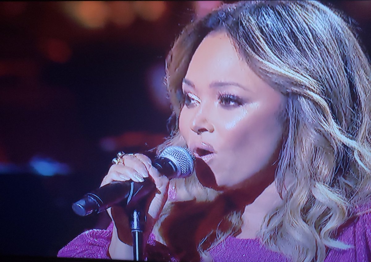 bsm_mag's tweet photo. Her voice is still as beautiful as ever. Enjoyed @realtamiaworld performance on @BLACKGIRLSROCK You?

Image: BET #BlackGirlsRock #tamia #tamiahill #singer #awards #blackexcellence #BeautifullySaidMagazine #beautifullysmagazinetv #twinsofmedia #media #magazine #television https://t.co/tGQQlDCa2T