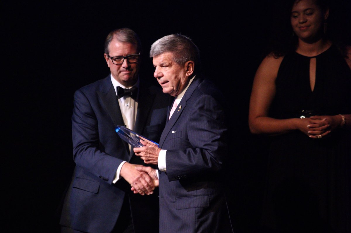KU_LEADS's tweet photo. The Del Shankel Teaching Excellence Award was given to Dr. Bernie Kish! https://t.co/wlP0wqIamS