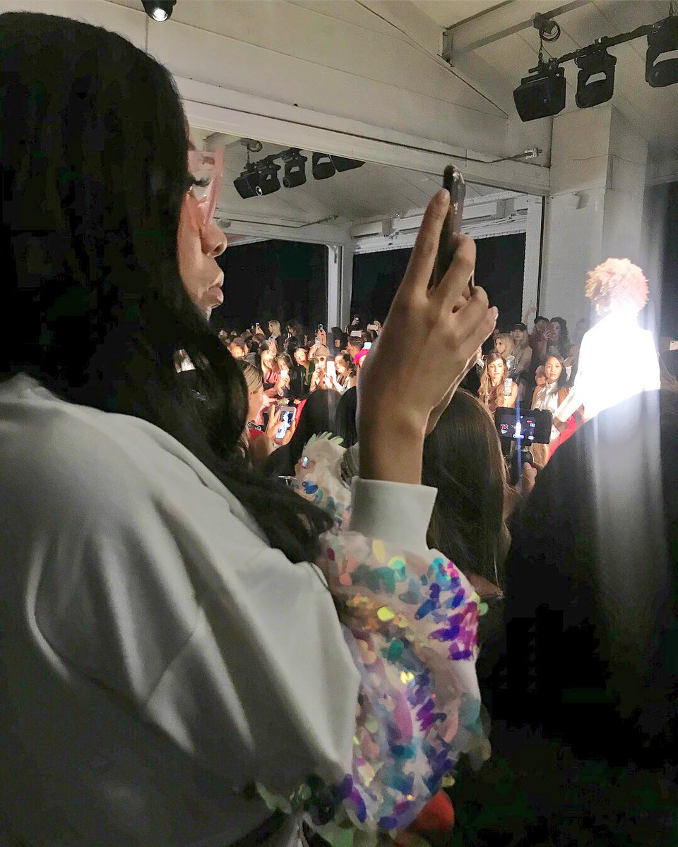 jeniusfrombk's tweet image. I go because I actually enjoy looking at the new styles, not just to say I was at #NYFW 🙄. Dreaming of one day having my own line of clothes &amp;amp; accessories...speaking this into existence! 🙏🏼🕶🎒👗👢🧦
#FITalumni