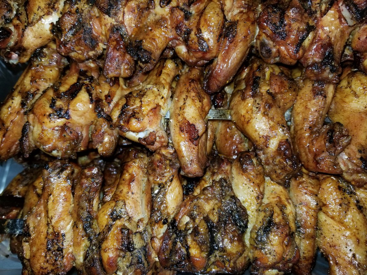 smokenthecity1's tweet image. Smoked wings #yodersmokers #yodernation #yoderys640 #smokedwings #thisiswhyiyoder #smokeinthecitybbq #LoveMyYoder
