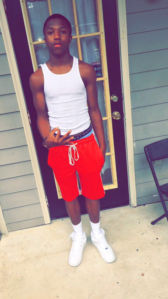 Drizzyblock's tweet photo. I play this game everyday and it hurt to lose 💔💯#longlivebeezo #longlivemenace💔 https://t.co/1JwkNbjhzq