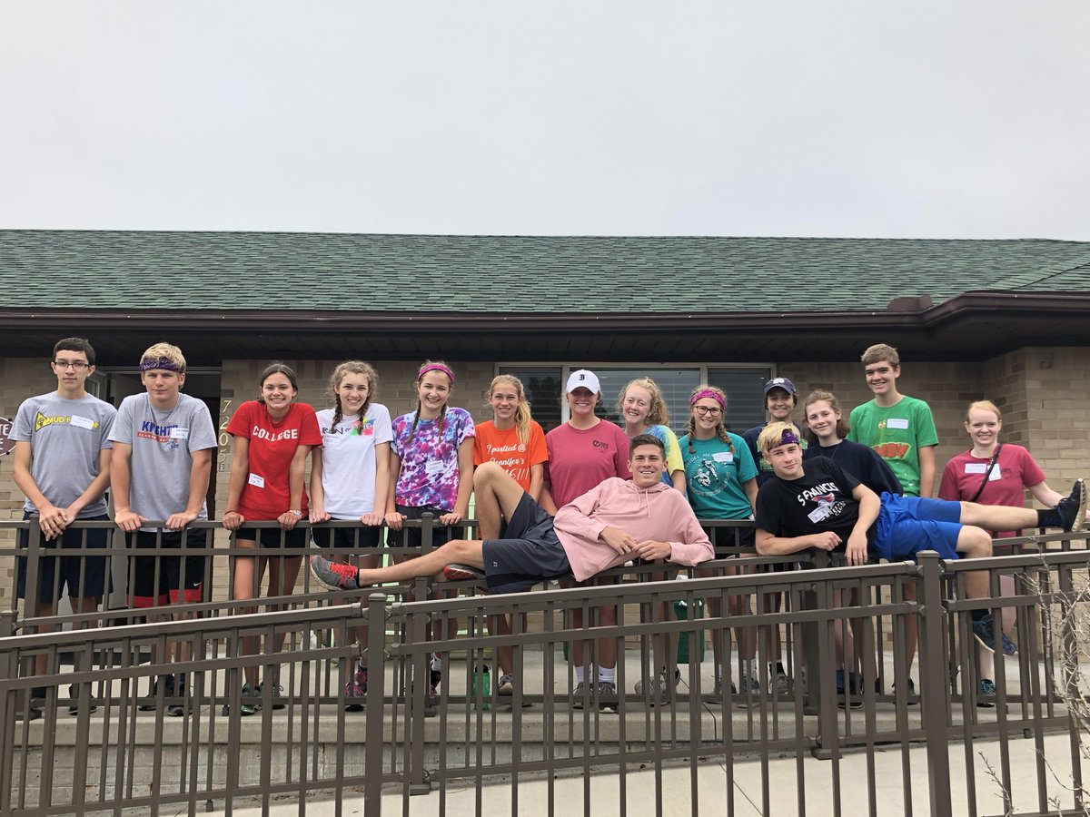 TolYESProject's tweet photo. Throwback to Crew 4!
.
GET Your apps in for the Fall Day of service!  Available at the link in our bio! https://t.co/0DJYmwKOX6