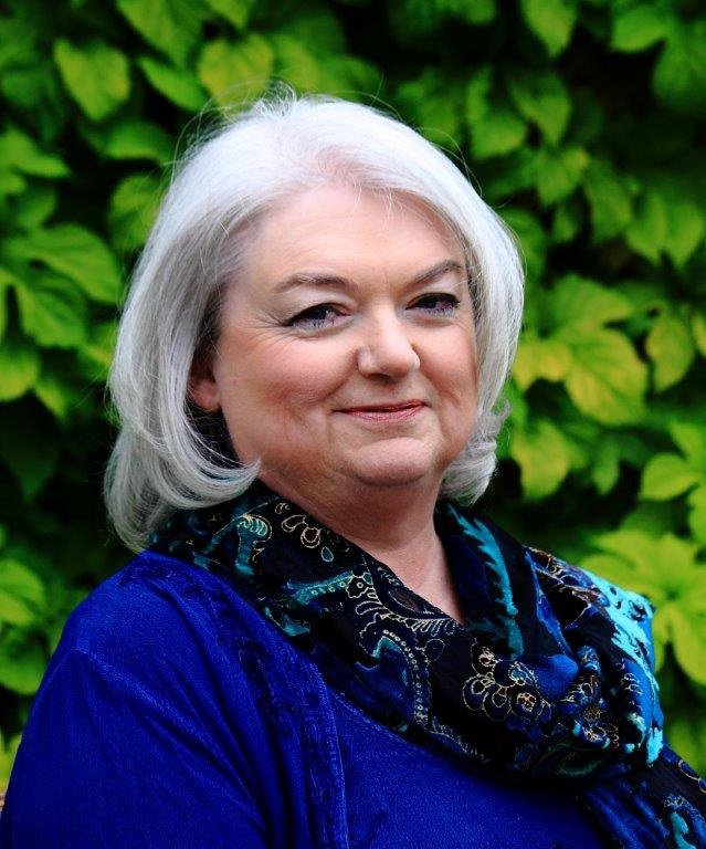 lucasklaw's tweet photo. J.E. (Jayne) Barnard has been busy interviewing other authors. I thought it would be good to find out the person behind all those questions. Here is my conversation with Jayne.  https://t.co/B76Tqgx1gV Enjoy! @JayneBarnard1 @TycheBooks @dundurnpress #MaddieHatter #FallsMystery https://t.co/7oJTK5vNc4