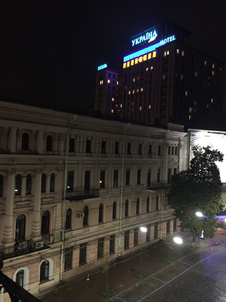 robert_zubrin's tweet image. I’m in Kyiv where I will give a series of talks about #Space exploration, including at the #MarsSociety Ukraine, the Kyiv Aviation University, the Polytechnic Institute, and the #InScience festival.