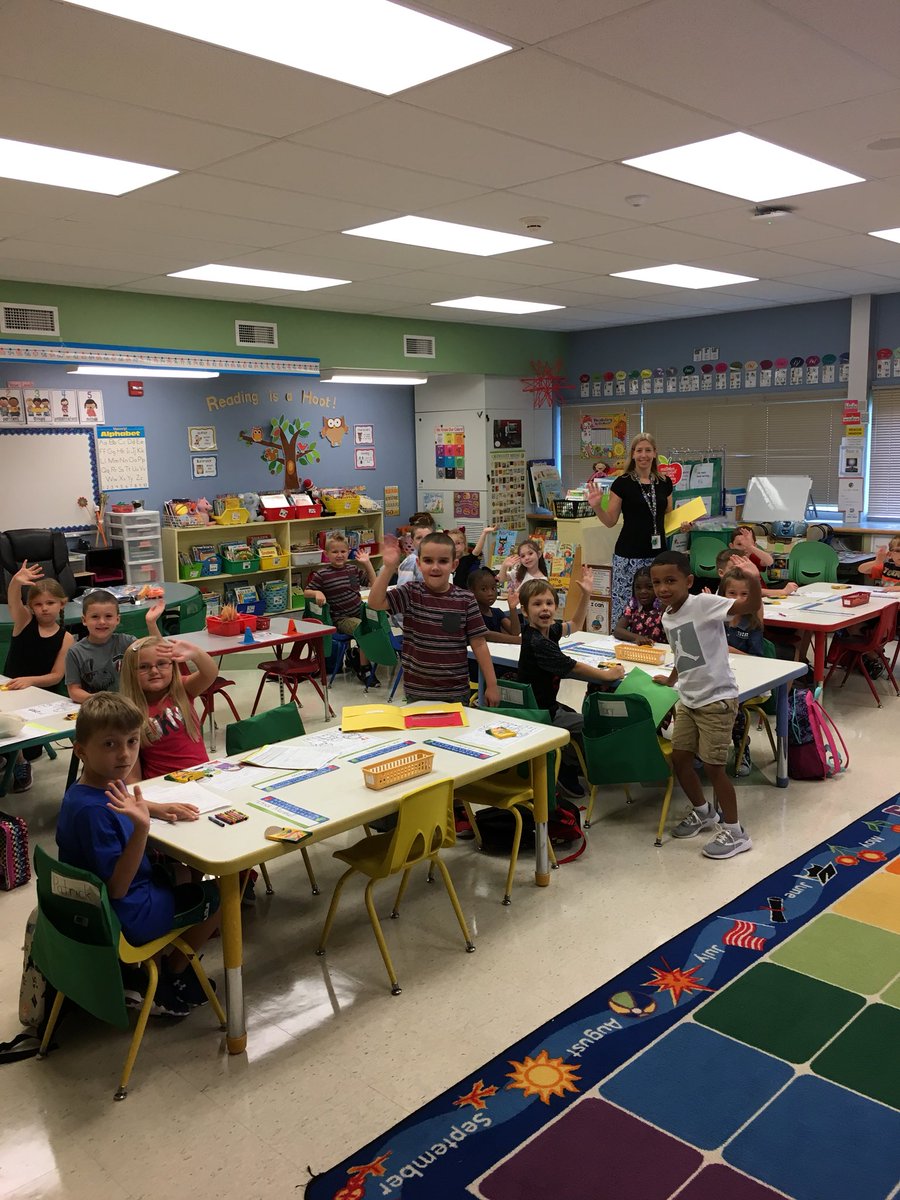 GansPrincipal's tweet photo. Great first day with our Gators! https://t.co/vbFey2RAd7
