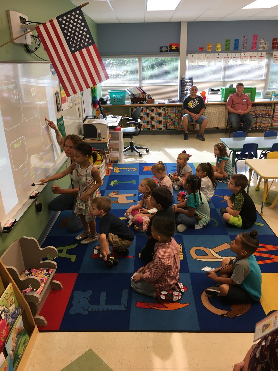 GansPrincipal's tweet photo. Great first day with our Gators! https://t.co/vbFey2RAd7