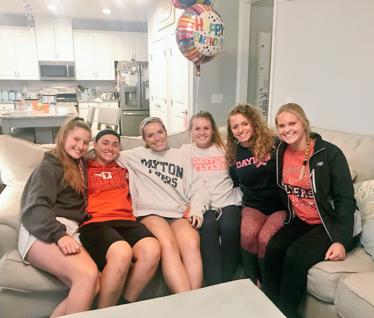 FlyerSoftball's tweet photo. Tonight at Coaches’ Kitchen the Sophomores celebrated a birthday and started their own band! #UDSB #ChipDip #RockBand #CoachesWon https://t.co/1vNrDkNAiy