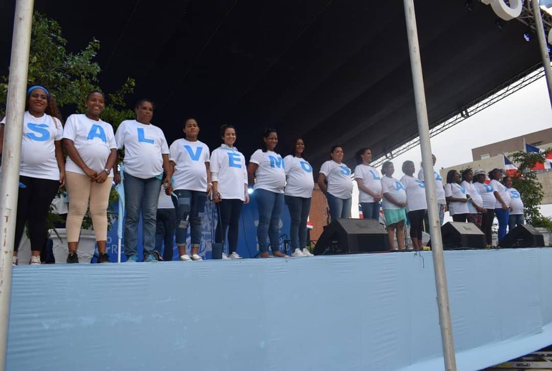 unidadprovida's tweet photo. REPÚBLICA DOMINICANA - 
El "Salvemos las 2 vidas" sigue replic��ndose en toda Latinoamérica. Hoy miles de dominicanos salieron a la calle a decir: #DejaloNacer. ¡Latinoamérica es proVida! 
#DejaloNacerRD #SalvemosLas2Vidas #SalvemosLas2VidasRD https://t.co/ougZ4zteql
