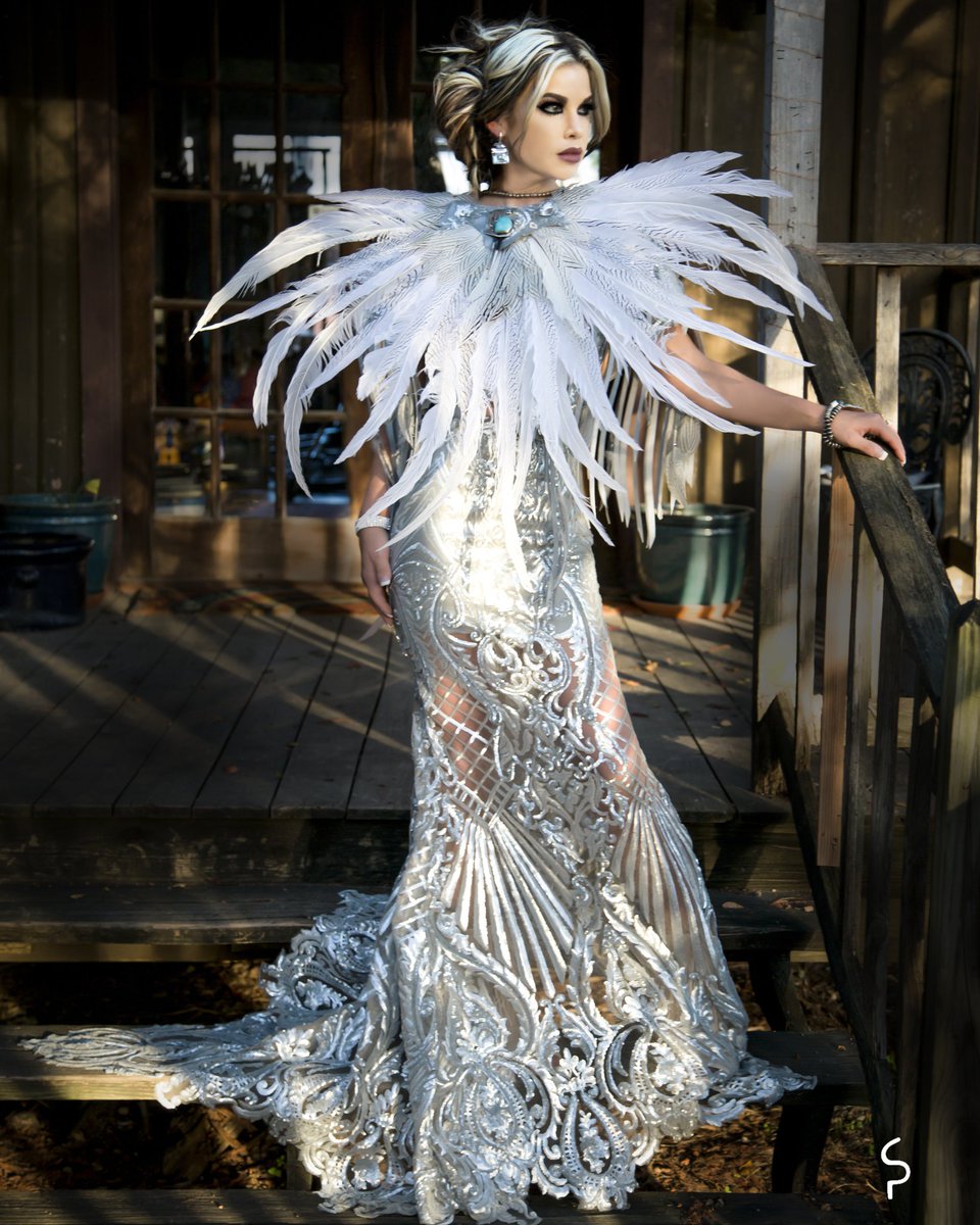 WesternAtelier's tweet photo. Honored to bring this @jewingdesigns gown to life in #bastrop! https://t.co/DM32VOtx18