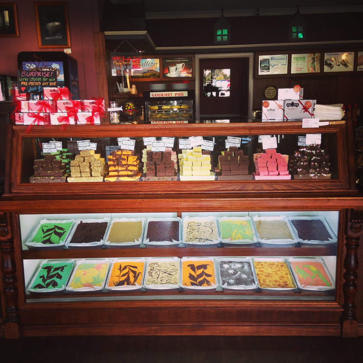 Fudgencoffee's tweet photo. Happy Monday! Included in this week's Fudge flavours: Ballistic Bubblegum, Mango &amp; Lemon Sorbet, Cranberry Indulgence, Death by Chocolate,  Cinnamon Strudel, Rum'n'Raisin....and many many more, including the local favourites (eg. Lemon Meringue!!).  See you soon for a free taste! https://t.co/HURFp5wG9j