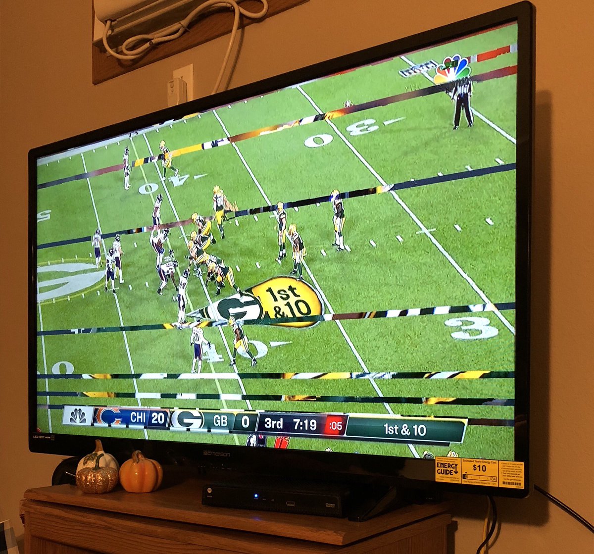 ashley_sickles's tweet photo. Idk how many times I've dealt with @MediacomCable issues. #tiredofcalling #alwaysanotherissue #customerserviceisajoke https://t.co/2a8R2Lwrz8