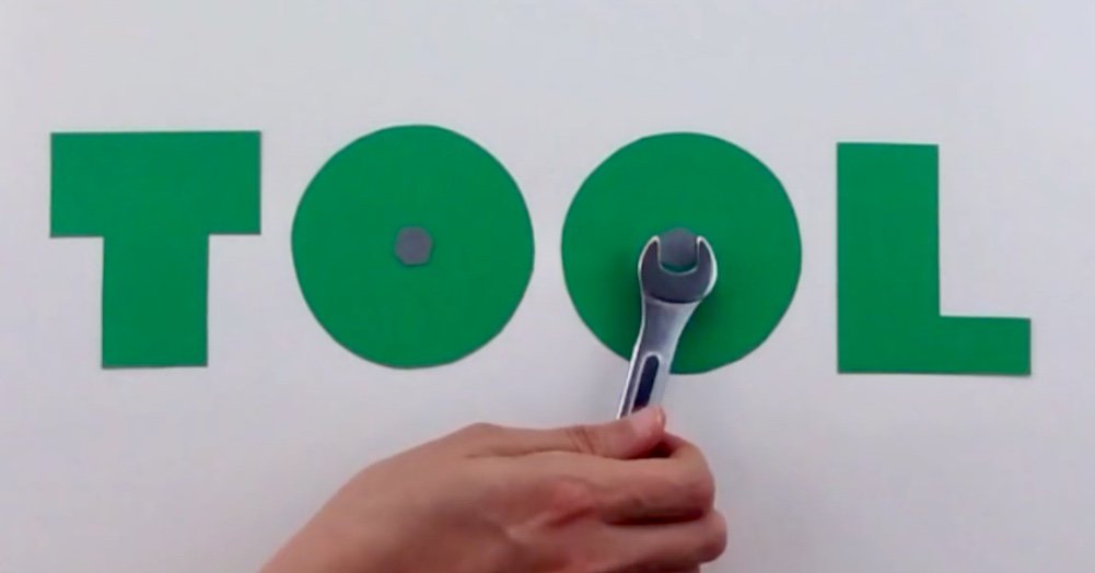 kwiens62's tweet photo. I got hit in the head once with a fidget - ouch!
That's when I realized I needed to teach guidelines to kids. So I created this short video (3 mins) to help students understand how to use #fidgets as learning tools not toys. #Inclusion #SD62learns
 https://t.co/ALCZdmFl72 https://t.co/1ZAtbswGQE