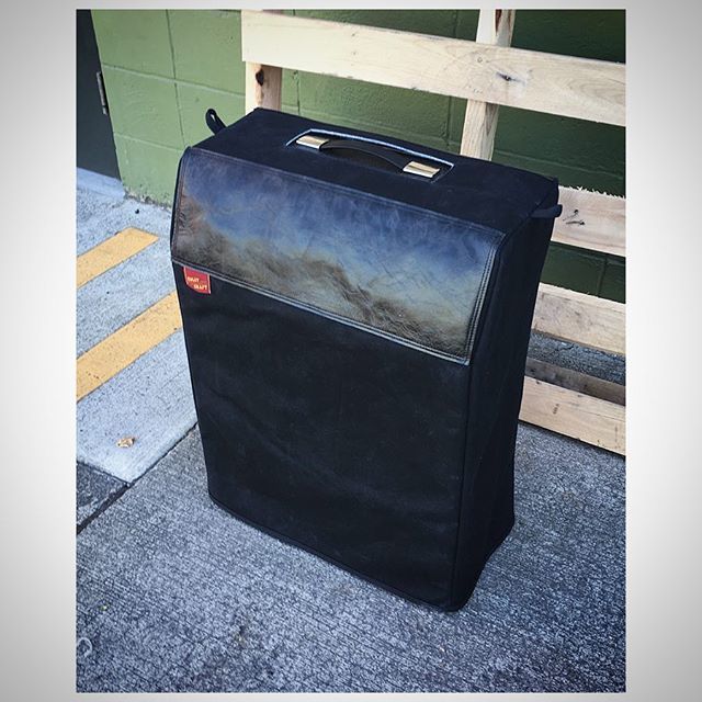 CullyCraft's tweet photo. Caught up with my Boise buddies @seeboydub and @bigblondebetty who came by the shop today with their little one and picked up this cover for a late 60’s Gretsch Twin Reverb! Turned out pretty dope I think! 
#ampcover #canvasandleather #handmadegoods #madeinportland #madeinor… https://t.co/lG04TqXtnc