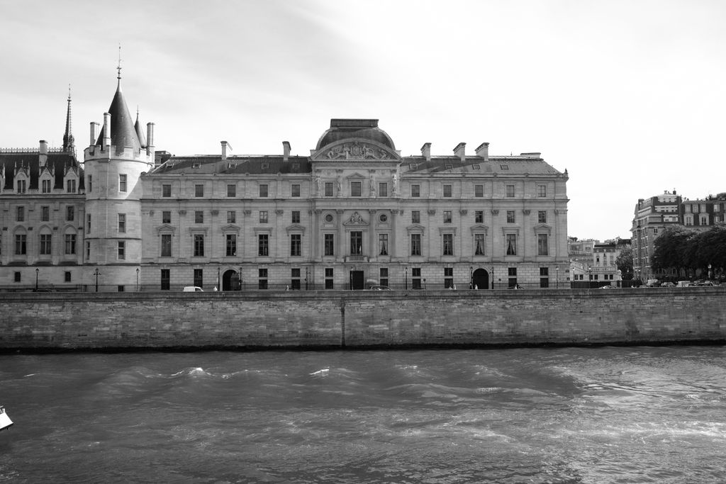 mandatumfrance's tweet photo. Le contentieux né de la résiliation unilatérale par le cocontractant d’un contrat à durée indéterminée régulièrement poursuivi après le jugement d’ouverture relève du juge du contrat et non celui de la #procedurecollective #liquidationjudiciaire #contrat https://t.co/Rb2qRfxi4l https://t.co/2EV3QS6OzP