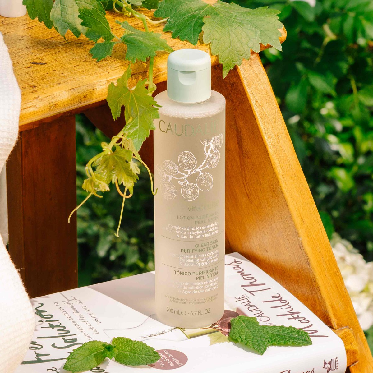 GoodSpaGuide's tweet photo. Have you tried @CaudalieUK 's NEW Vinopure range? Created to control blemishes and create mattified skin, this routine is perfect for oily/combination skin... try a free trial! #vinopuresolution #cleanbeauty #caudalie #skincare #beauty https://t.co/WBiR2oBLxz https://t.co/z7IgnGJ6ay