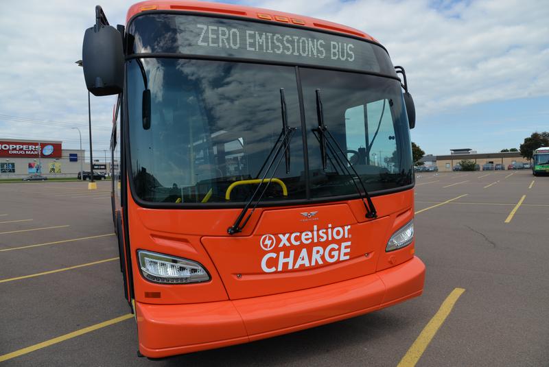 climatecouncil's tweet image. Electric buses are smooth, quiet AND zero-emission.  Do you think Australia should try to implement these buses into our public transport system? #EVs ow.ly/eUAm30lKpKm