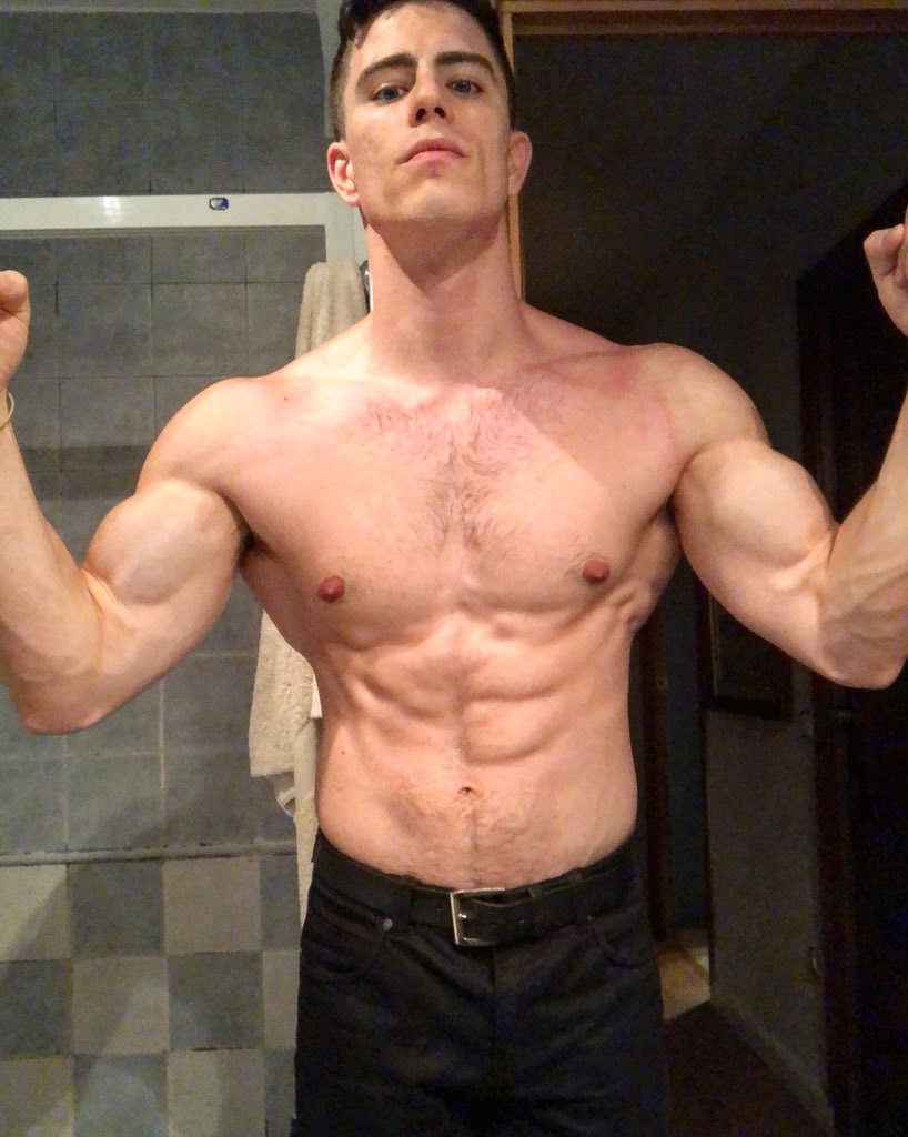 mikemo93's tweet photo. Estado actual sin congestionar//
.
Ganando masa y si que se ha notado muchísimo mi programación de entrenamiento de brazo!
#deceroaheroe #fitness #fitnessmodel https://t.co/HQXyrqZoO5