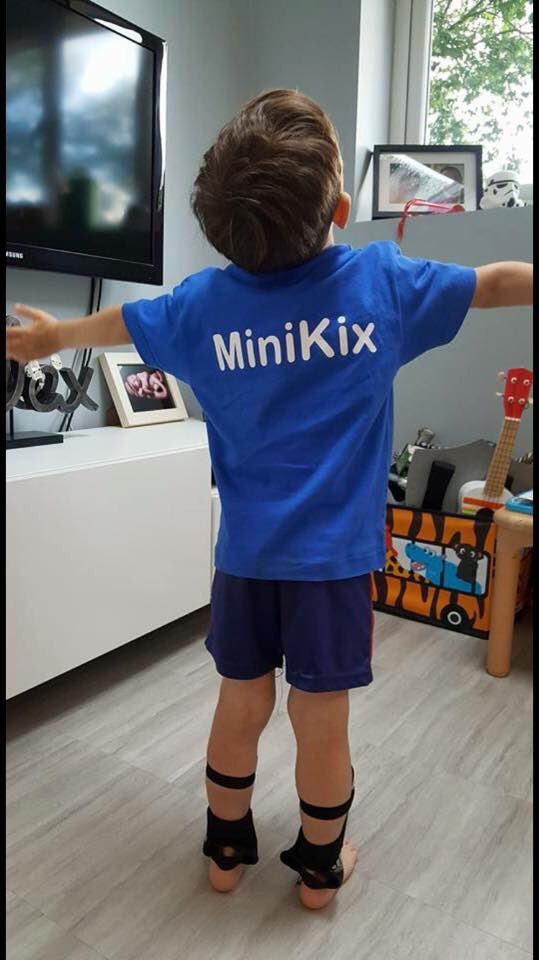 MiniKix_LPJFC's tweet photo. MINI KIX IS BACK ON A MONDAY NIGHT! Starting today ⚽️ 5-6pm at Longford Park School! Ages 3 - 6, all abilities welcome Girls &amp; Boys. In a fun and positive environment. For any more info drop me a message 😎 ⚽️⚽️@StretfordM32 @Champ_Stretford @GMPstretford @TraffordPagesUK https://t.co/NcbaSY2ELu
