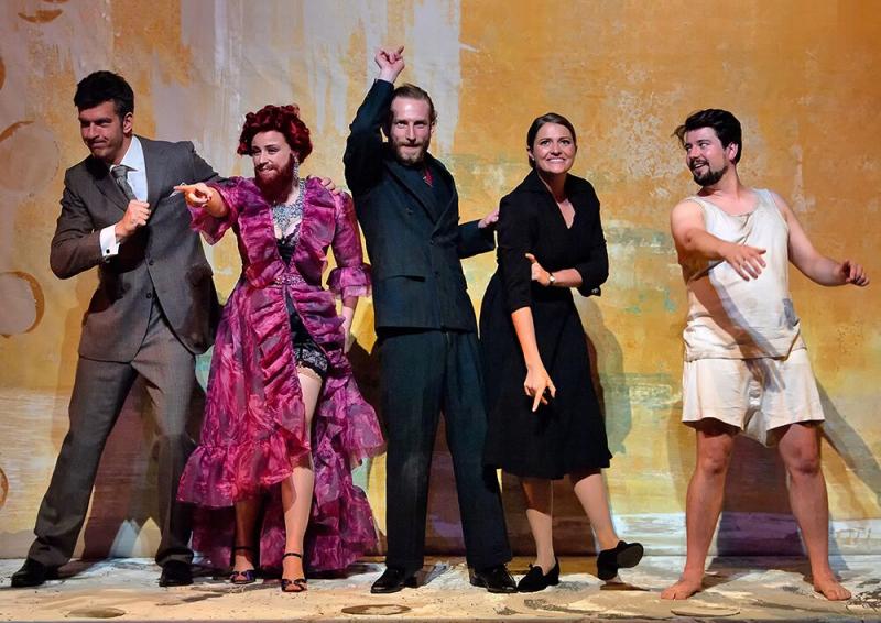 RobertHugill's tweet photo. Imaginative: Stravinsky's The Rake's Progress from @BYOpera directed @RoseUnwin with @SouthbankSinf, @samanthalyn_. My review:
https://t.co/XjQ4LHDVQS #BYORakesProgress Photos @BobWorkman_ https://t.co/ol1j8ZgPkj