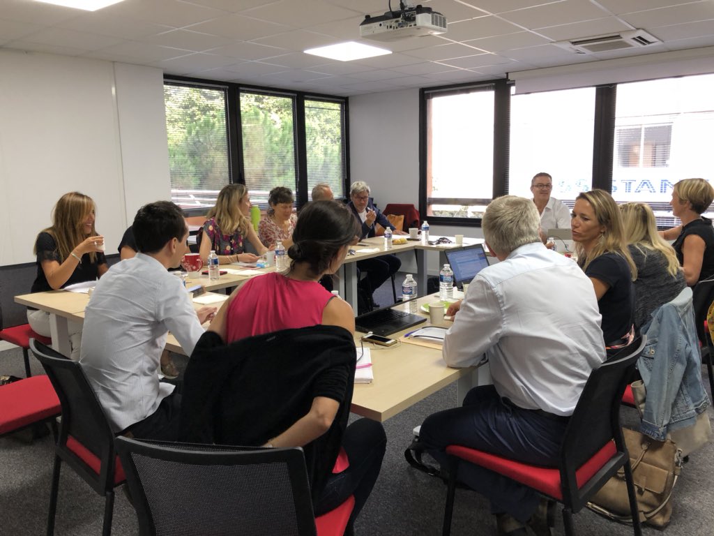 ApecPacaCorse's tweet photo. Réunion équipe Relation Entreprise @Apecfr #Provence #Alpes #CôtedAzur Notre mission Sécuriser les #Recrutements en Entreprises et Satisfaire les besoins économiques du #territoire en #Compétences Cadres L’@Apecfr acteur du #DevEco avec une attention particulière aux #TPE #PME https://t.co/j1gyWoEgyW