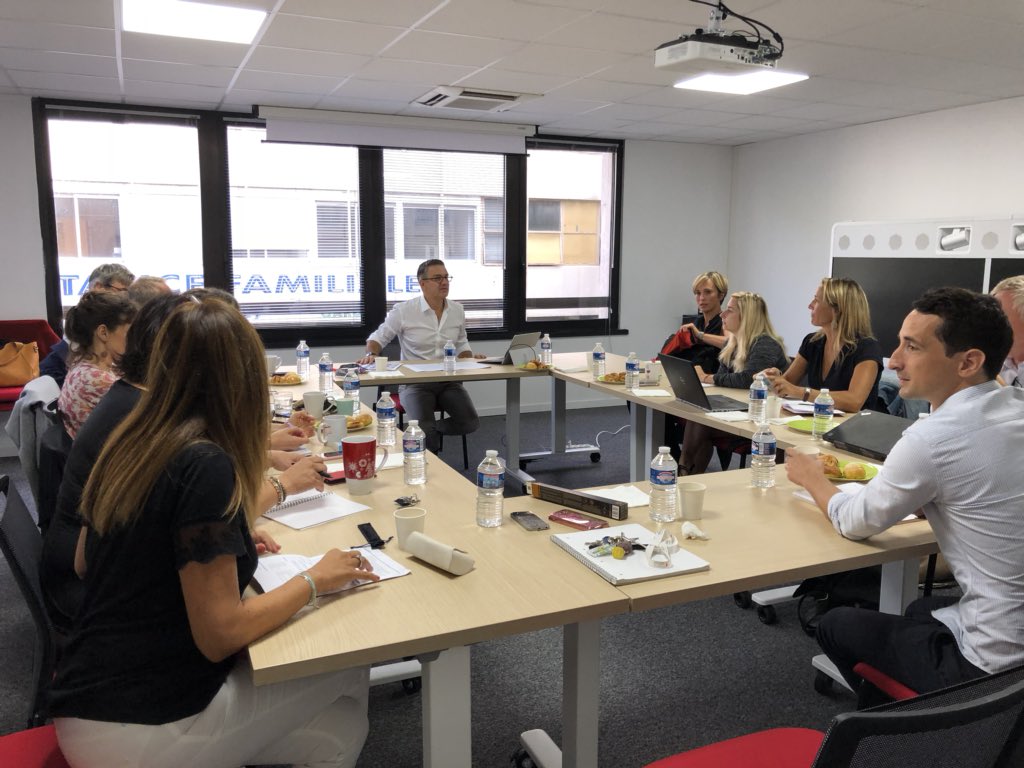 ApecPacaCorse's tweet photo. Réunion équipe Relation Entreprise @Apecfr #Provence #Alpes #CôtedAzur Notre mission Sécuriser les #Recrutements en Entreprises et Satisfaire les besoins économiques du #territoire en #Compétences Cadres L’@Apecfr acteur du #DevEco avec une attention particulière aux #TPE #PME https://t.co/j1gyWoEgyW
