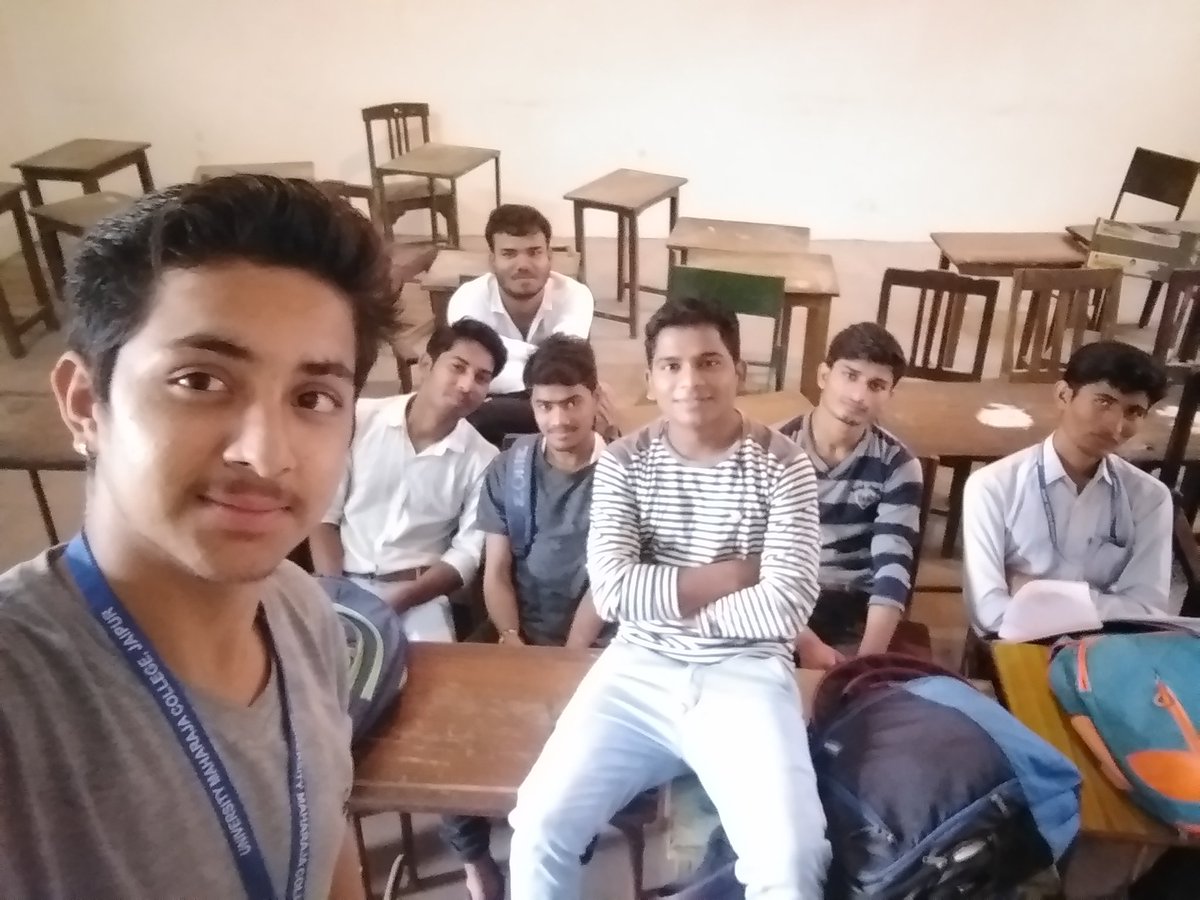 Vijaynagar0806's tweet photo. कब तक भारत बंद का खेल खेलते रहगे 
कोई आरक्षण के लिए , तो कोई आरक्षण के विरोध मे, भारत बंद करता है 
क्या ऐसे ही विकास होगा अपने भारत का 
plz give your views 
vs nagar maharaja 
collage jaipur https://t.co/Mm1if1VI7q