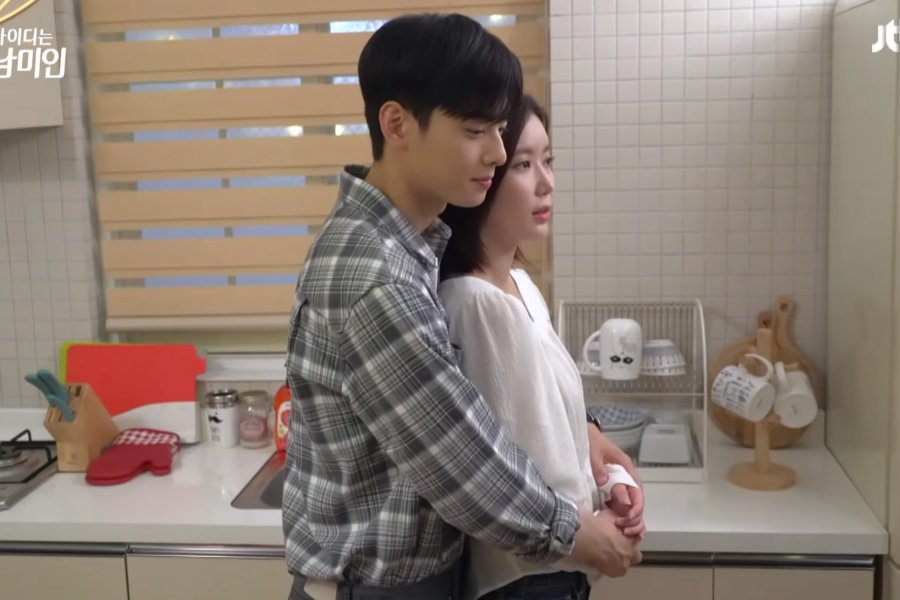 soompi's tweet photo. WATCH: #ChaEunWoo And #ImSooHyang Can’t Stop Teasing Each Other During Romantic Back Hug Scene https://t.co/1SC1B40n5E https://t.co/x5edwhXKn5