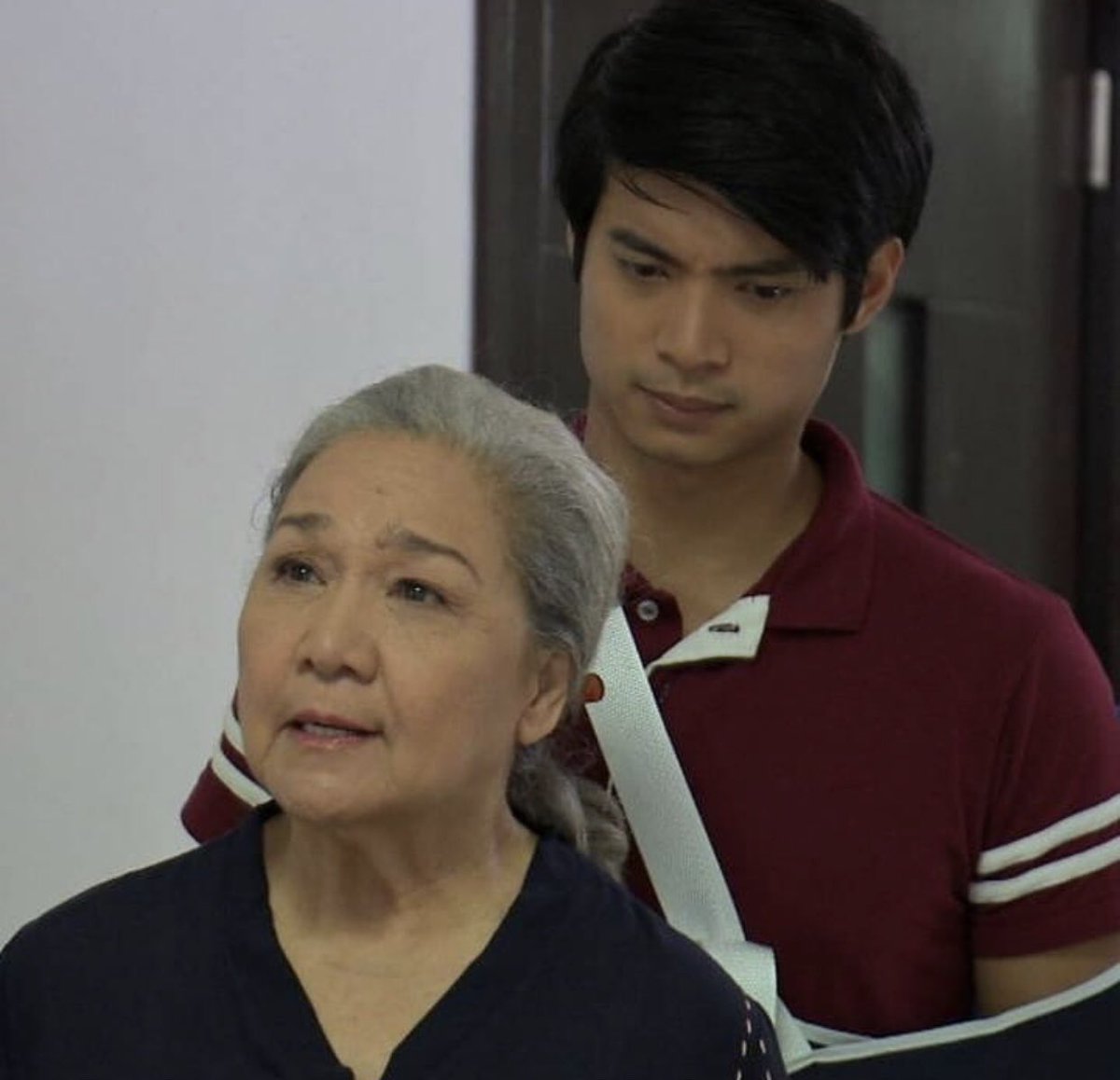 noivcalderon's tweet photo. Naku lola tumigil ka hindi mo naman nakita kung ano talaga nangyari. Mapapahiya ka sa result ng autopsy. Si Luisa hindi nakita si Isabelle? Isa pang matigas ang ulo ni Luisa, kung ano maisip gusto gawin agad d nag-iisip. #TSDPaghuli https://t.co/dbue89XmgU