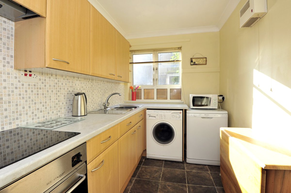 NEW PRICE!  1b Ashvale Place - NOW Offers Over £119,000
acandco.com/property/detai…
<a href="/ASPC_UK/">ASPC</a> #property #newhome #forsale