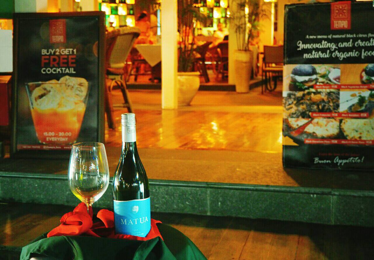 ILTEMPIORest's tweet photo. Be sure to stop by at Tempio and enjoy our #daily happy hour, Buy 2 get 1 Free cocktail, from 15.00 to 20.00! #IlTempioKuta
.
.
#baligardenbeachresort #thebalibible #delikuta #italiancuisine #bali #italianrestaurant #balifoodies #balieats #deliciousbali https://t.co/AaweFe4Uf6