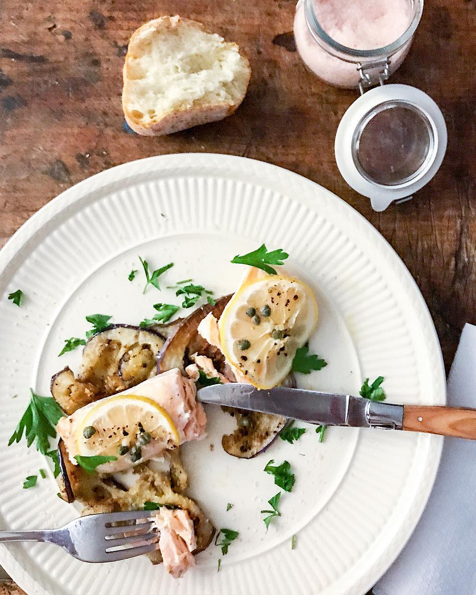 Wedgwood's tweet photo. How delicious does this Sicilian lemon layered, caper and pepper salmon look from eatbene on Instagram 🍋 Served on timeless Wedgwood Edme 🍽 https://t.co/E56l5lXoeW